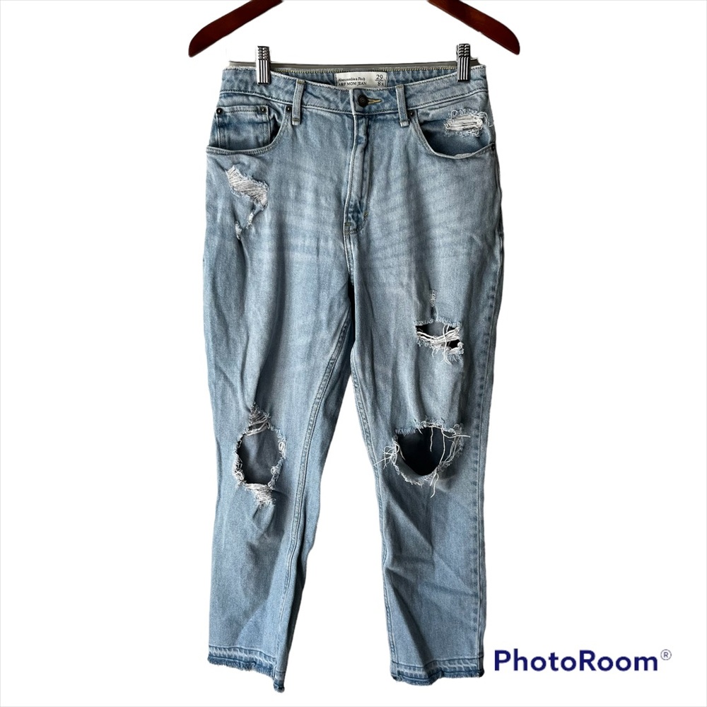 Abercrombie & Fitch Mom Jeans Curve Love, light wash, size 8R/29